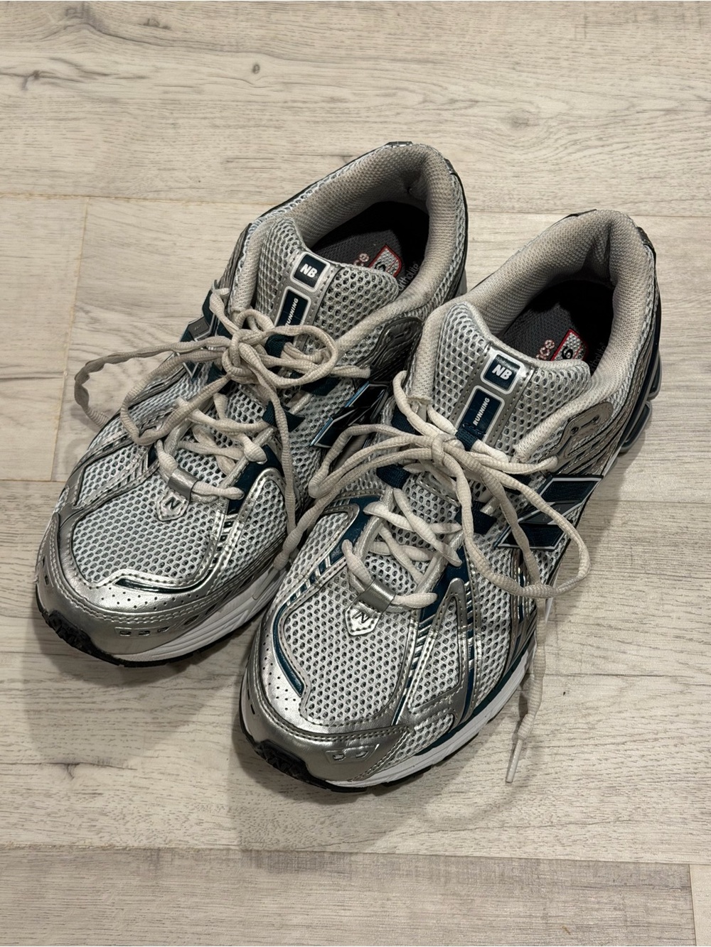 New Balance 1906r Men’s Silver and Green Mesh Athletic Running Shoes